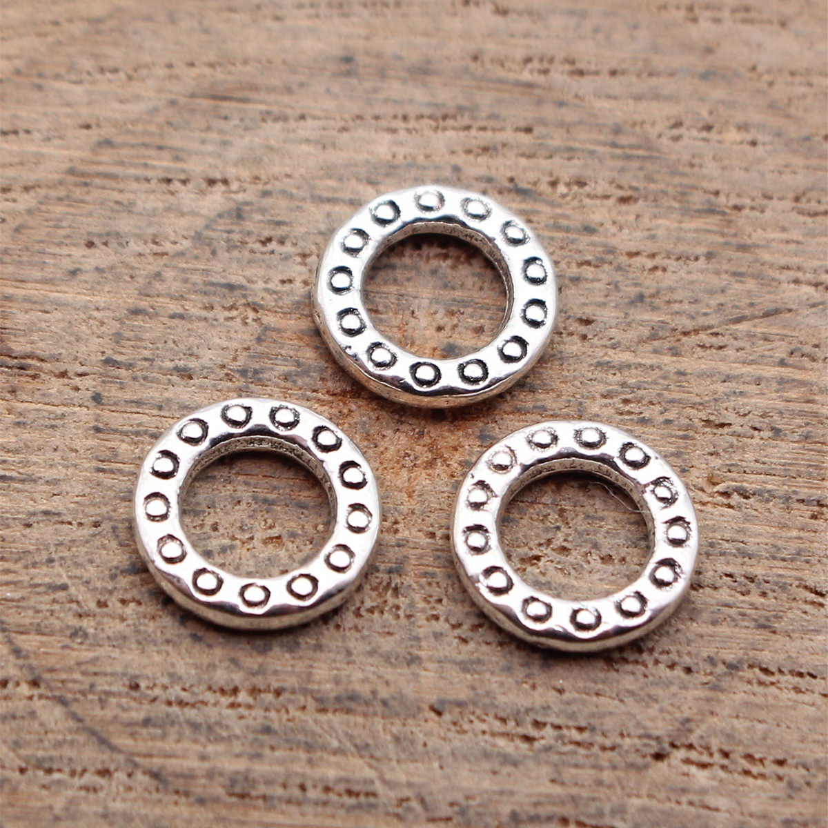 Round Charms Connector Cutout  - Resin Craft Supplies のレビューと価格