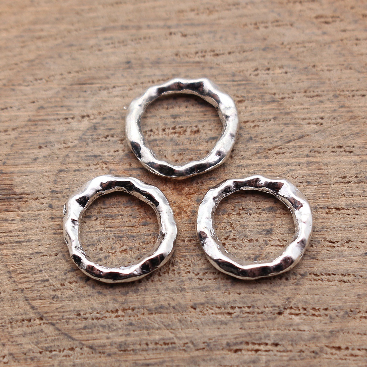 Round Charms Connector Cutout  - Resin Craft Supplies のレビューと価格